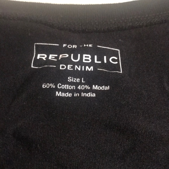 Black cold shoulder tee. The Republic. Size L🖤 - Picture 2 of 3